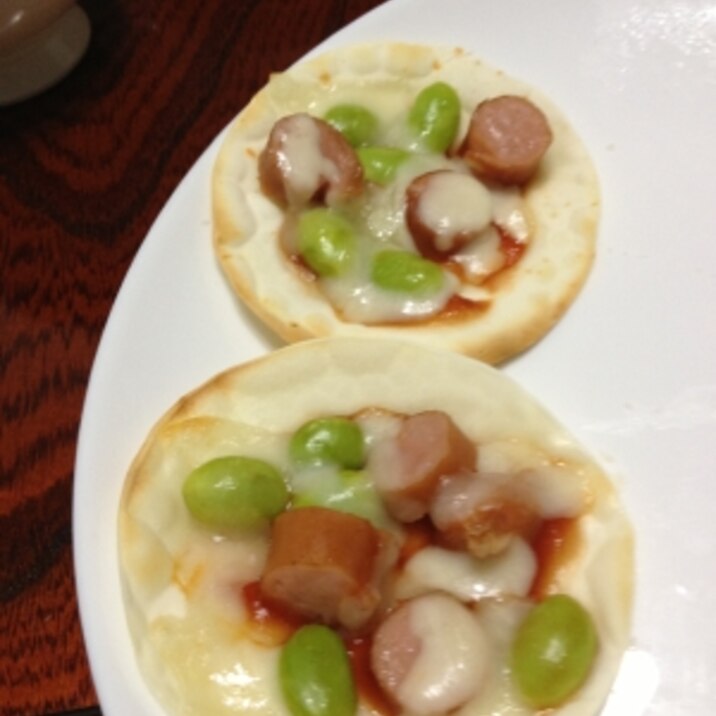 余った餃子の皮で 簡単ピザ 幼児食にも レシピ 作り方 By うさとくま 楽天レシピ